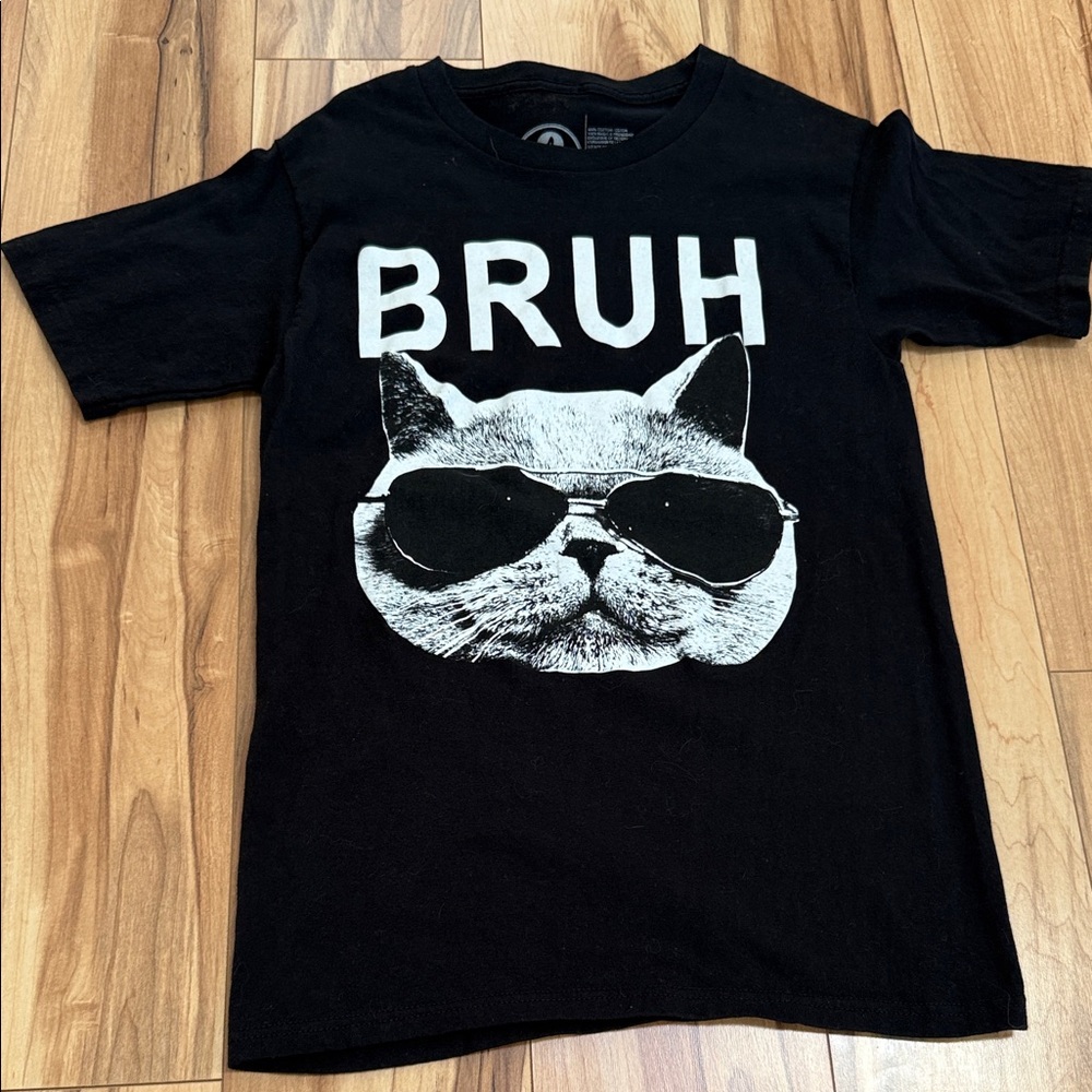 Black Cat Graphic T-Shirt